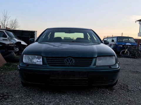 Motor fara anexe Volkswagen Bora [1998 - 2005] Variant wagon 1.6 16V MT (105 hp)
