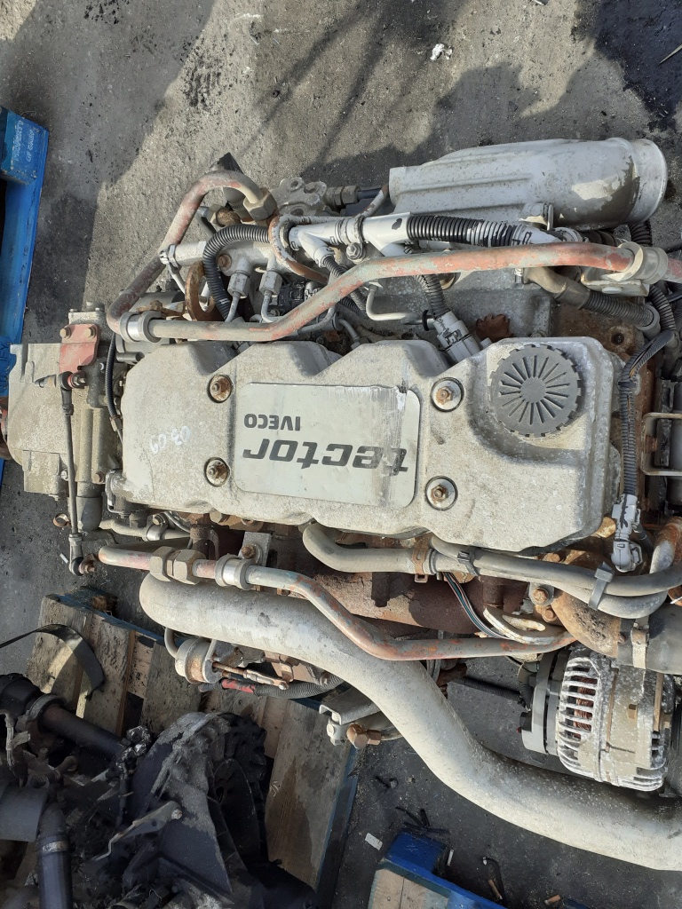 Motor iveco eurocargo tector 3.9d din 2005 complet cod F4AE0481A