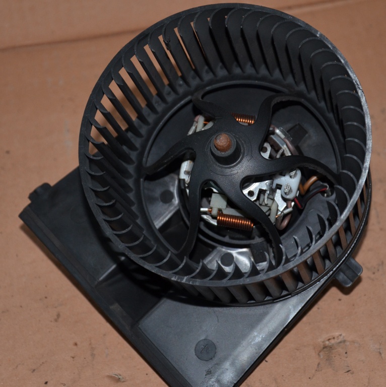 MOTOR/VENTILATOR AEROTERMA VW GOLF 2001 Cod: 1J2 819 021 B