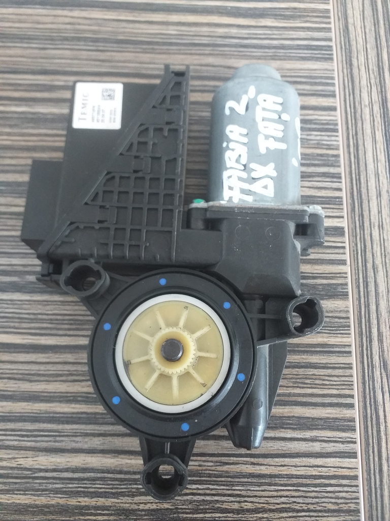 Motoraș macara geam dreapta față cu modul Skoda Fabia 2, an fabricatie 2009, cod. 6Y2959801