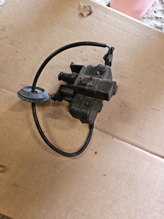 Motoras actuator rezervor vw tiguan 5nd810773a