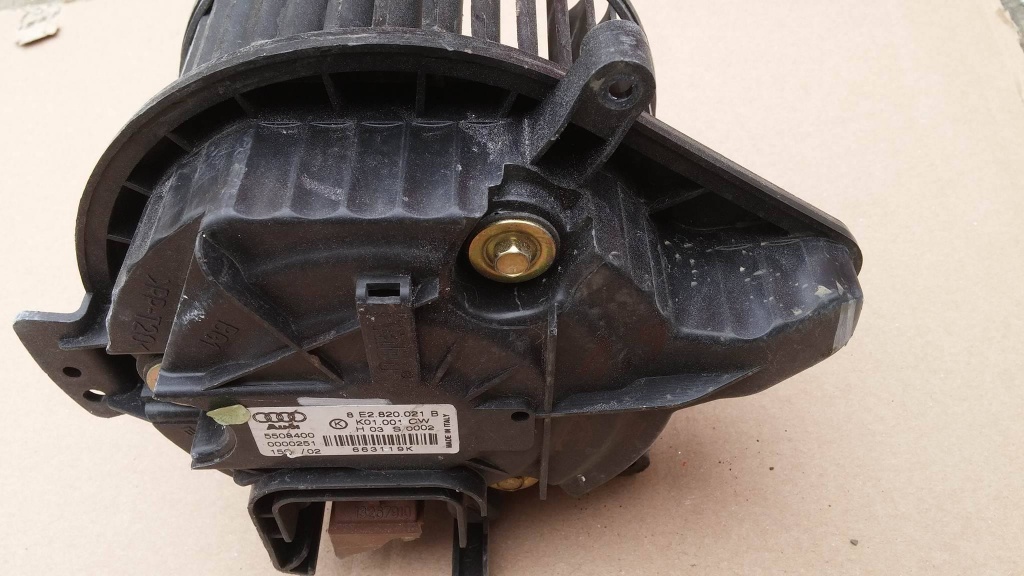 Motoras aeroterma Audi cod 8E2820021B