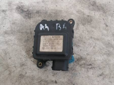 Motoras aeroterma grila bord Volkswagen Passat (3b3) 8D2820511E