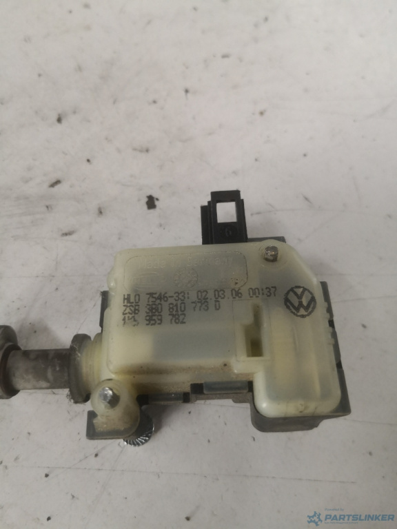Motoras capac rezervor SKODA SUPERB (3U4