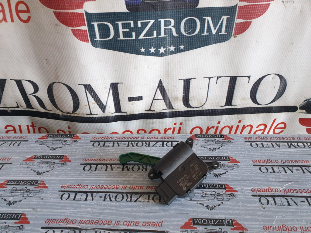 Motoras clapeta aeroterma Audi A4 B6 2.0i 130 cai cod piesa : 8E1820511B