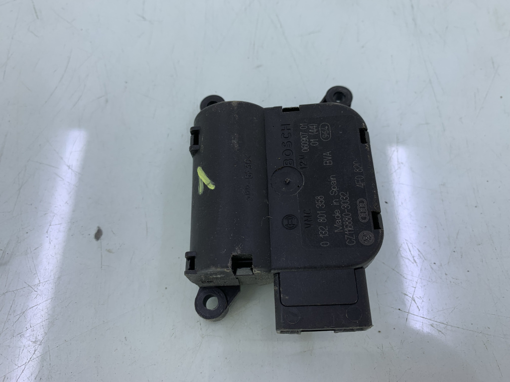 Motoras clapeta aeroterma bord Audi A6 C6 ASB 2004-2009 0132801358 DezP: 35474