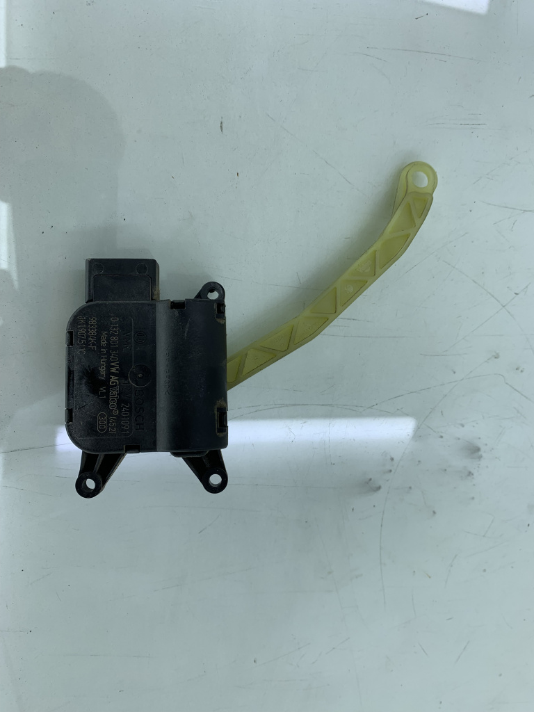Motoras clapeta aeroterma bord VW CADDY BST 2.0 SDI 2004-2010 1K1907511C DezP: 22912