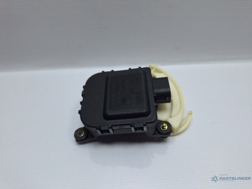 Motoras clapeta aeroterma VOLKSWAGEN PASSAT (3B3) [ 2000 - 2005 ] TDI (AVB) 74KW|101HP OEM 8D1820511E