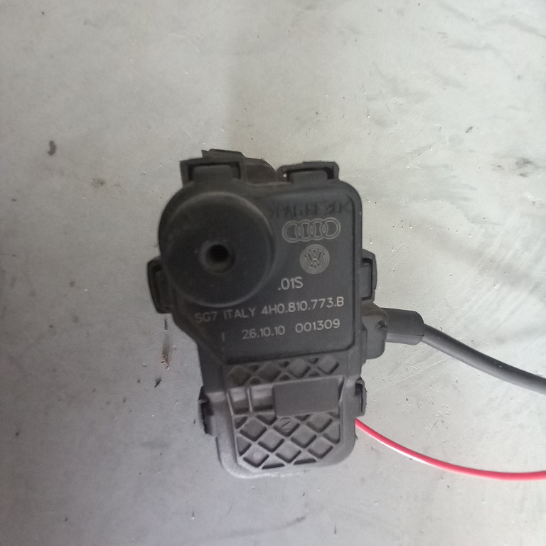 MOTORAS CLAPETA REZERVOR 4H0810773B Audi S8 A8 D4