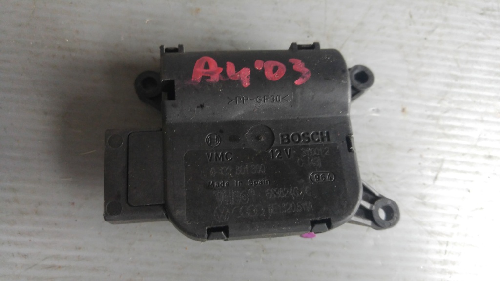 Motoras climatizare audi a4 b6 2003 0132801300