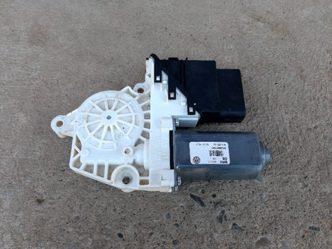 Motoras cu modul geam dreapta spate VW GOLF 6 / TOURAN / OCTAVIA 2 cod 5K0959795