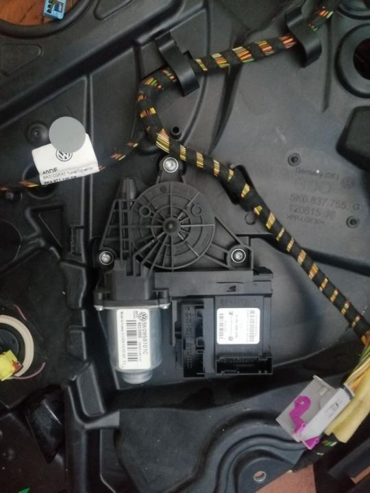 Motoras cu modul macara stânga fata vw golf 6 de Europa volan normal perfect funcțional