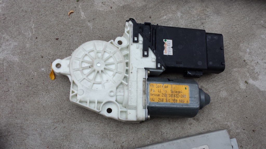 Motoras cu modul VW Golf 4 Bora 1J1959801A