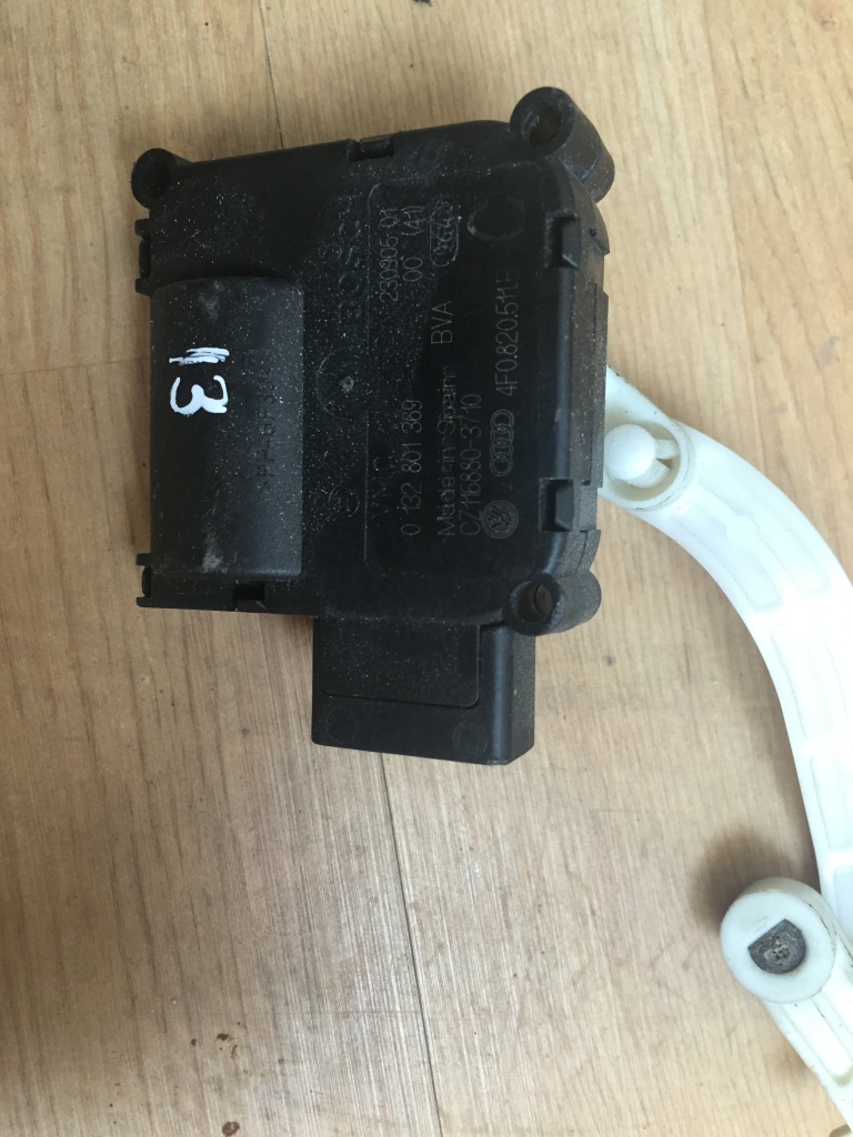 Motoras electric 4f0 820 511b audi a6