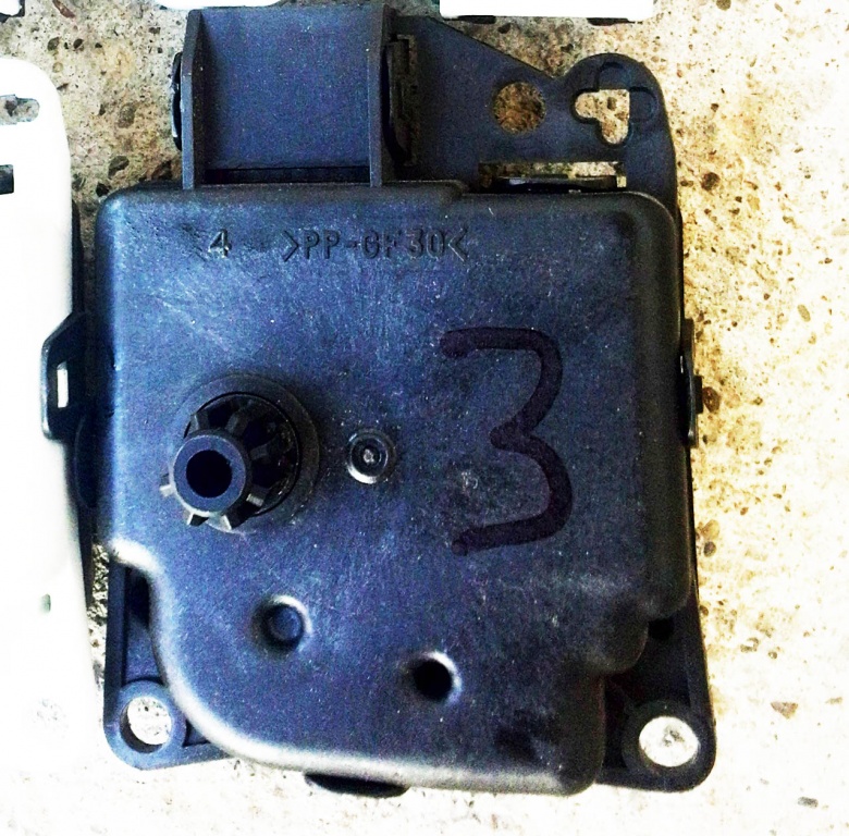 MOTORAS ELECTRIC ACTUATOR CLAPETA AEROTERMA 3 NISSAN PATHFINDER R51 2005 ..2011