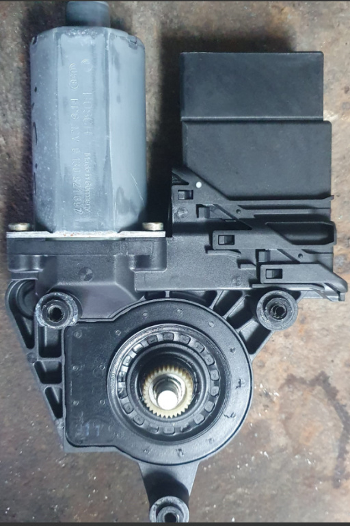 Motoras electric geam stanga spate passat b5.5