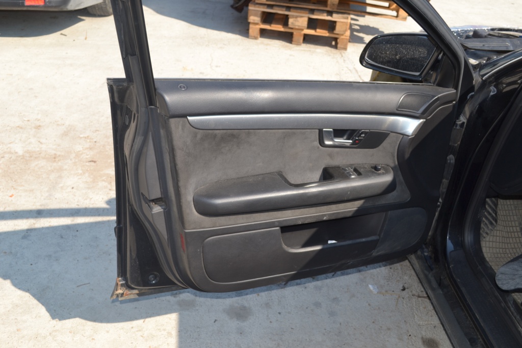MOTORAS FATA STANGA AUDI A4 2.5 TDI 180 CP 2003