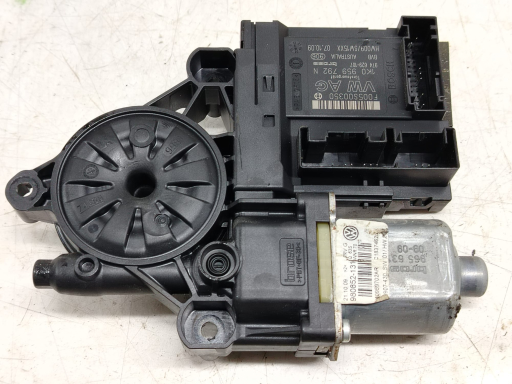Motoras geam dreapta fata 1k0959792n Volkswagen VW Golf 5 [2003 - 2009]