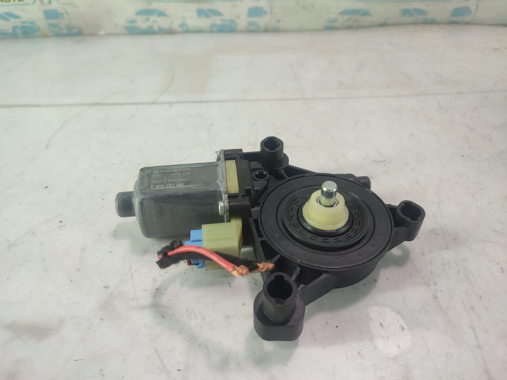 Motoras geam dreapta fata 5q0959802b Skoda Kodiaq [2017 - 2020] 2.0 tdi DFHA