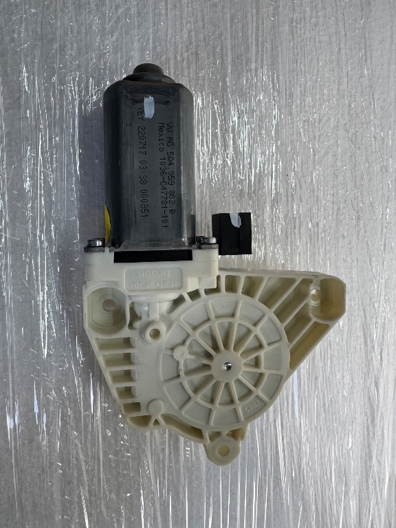 Motoras geam dreapta fata audi Q5 / SQ5 FY cod 5Q4959802B