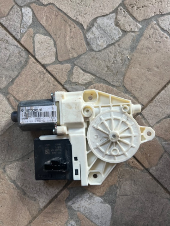 Motoras geam dreapta spate Renault Megane 3 [Fabr 2008-2015] 827300003R