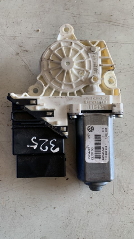 MOTORAS GEAM DREAPTA SPATE VW GOLF 5 2008 (id: 325