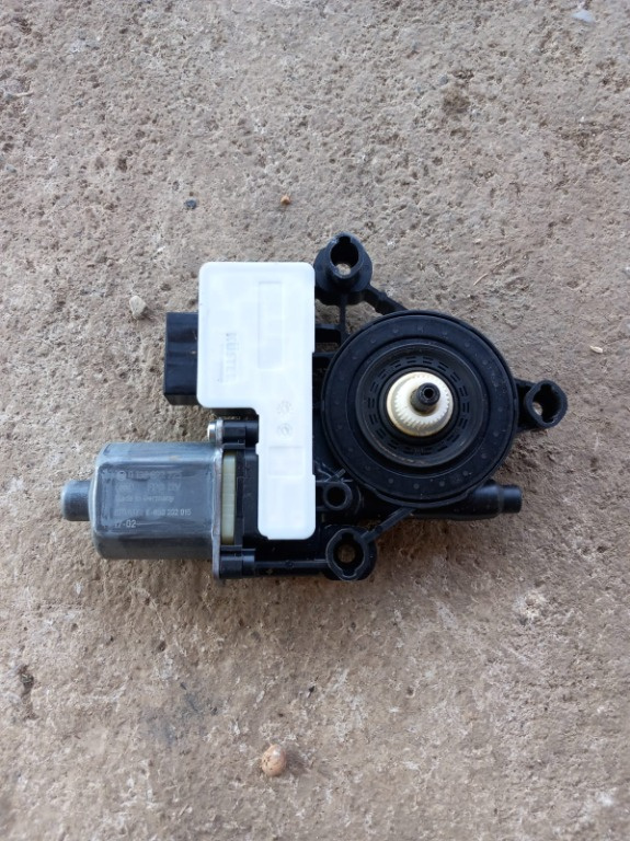 Motoras geam electric spate stanga Skoda Octavia 3 2017, cod: 5Q0 959 811A