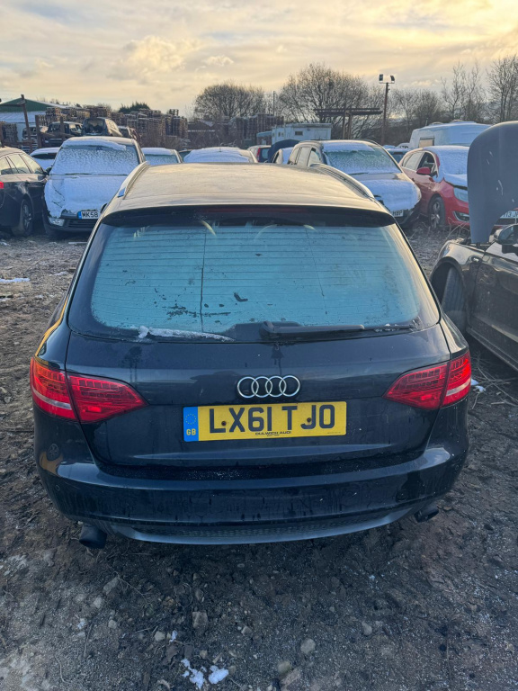 MOTORAS GEAM STANGA FATA AUDI A4 B8 2011