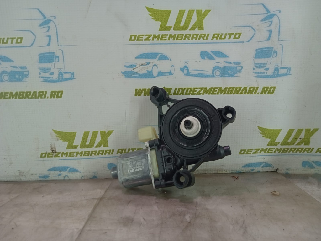 Motoras geam stanga spate 0130822715 Skoda Octavia 4 [2019 - 2024] 2.0 tdi DTRB