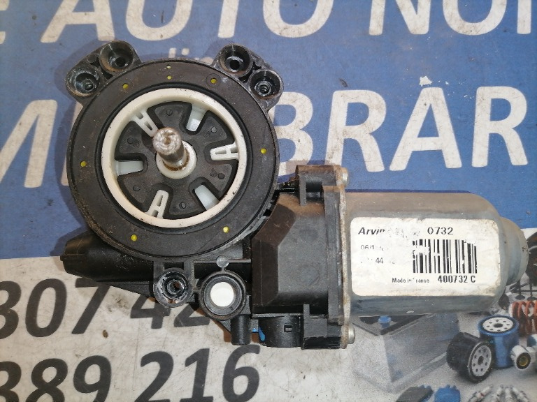 Motoras geam usa dreapta fata Renault Clio 2 40073