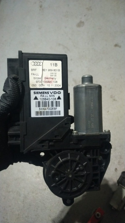 Motoras macara audi a4 b7