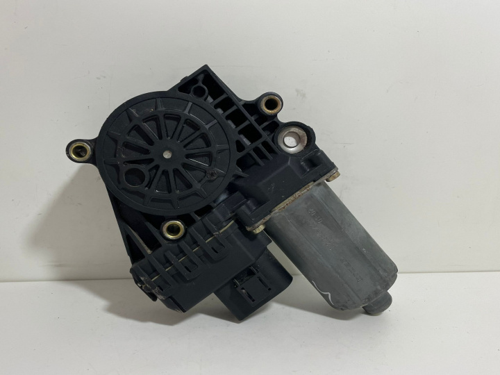 Motoras macara Bosch geam dreapta fata 0130821774 