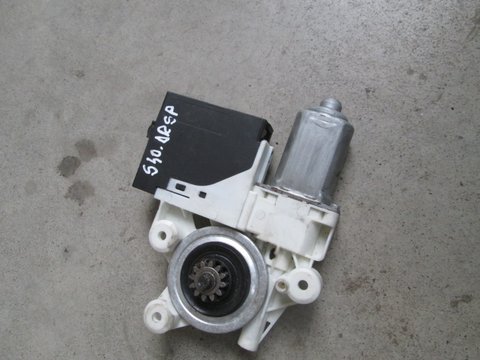 Motoras macara cu modul dreapta spate 30724757 / 05W272 Volvo S40 2004 2005 2006 2007 2008