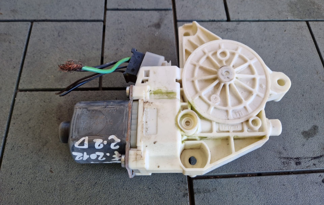 Motoras macara dreapta fata Cod: A204820