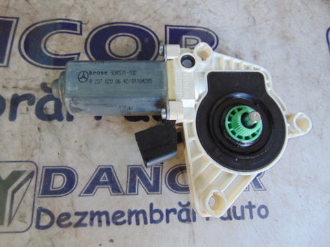 MOTORAS MACARA DREAPTA FATA MERCEDES E-CLASS W212 2011 A2078200642