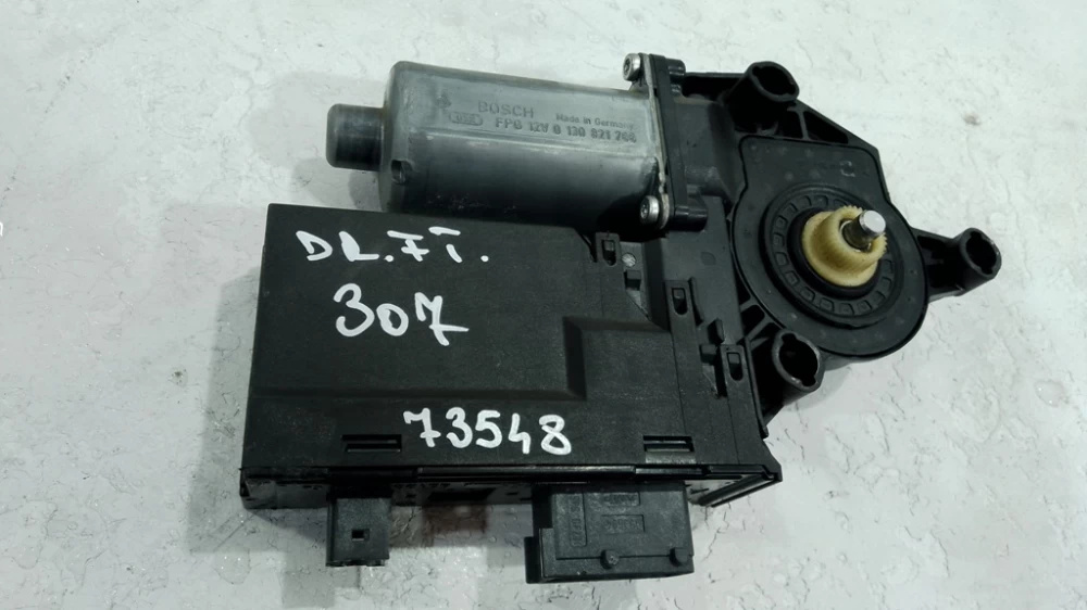Motoras macara dreapta fata Peugeot 307 An 2001 2002 2003 2004 2005 2006 2007 cod 96344457480