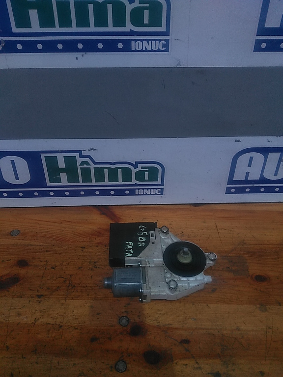 Motoras macara dreapta fata VOLKSWAGEN Golf V 1K 2