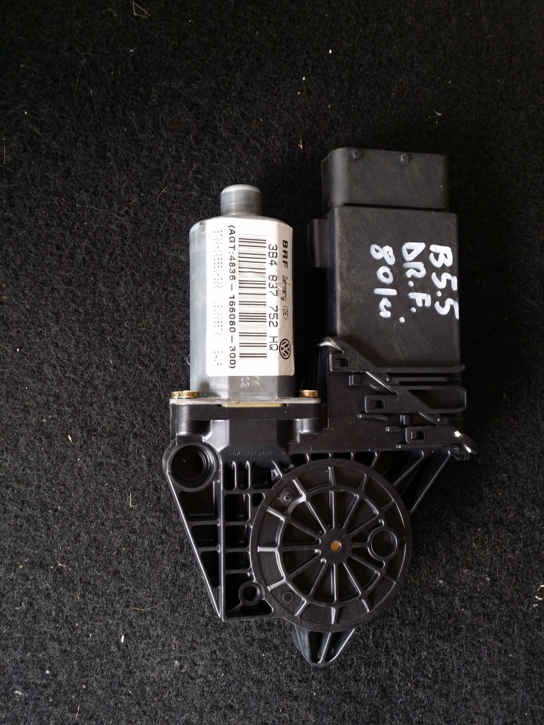 Motoras macara dreapta fata vw passat b5.5