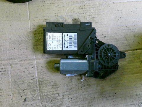 MOTORAS MACARA DREAPTA SPATE 8E0959802A, AUDI A4 B7, COMBI, 2006