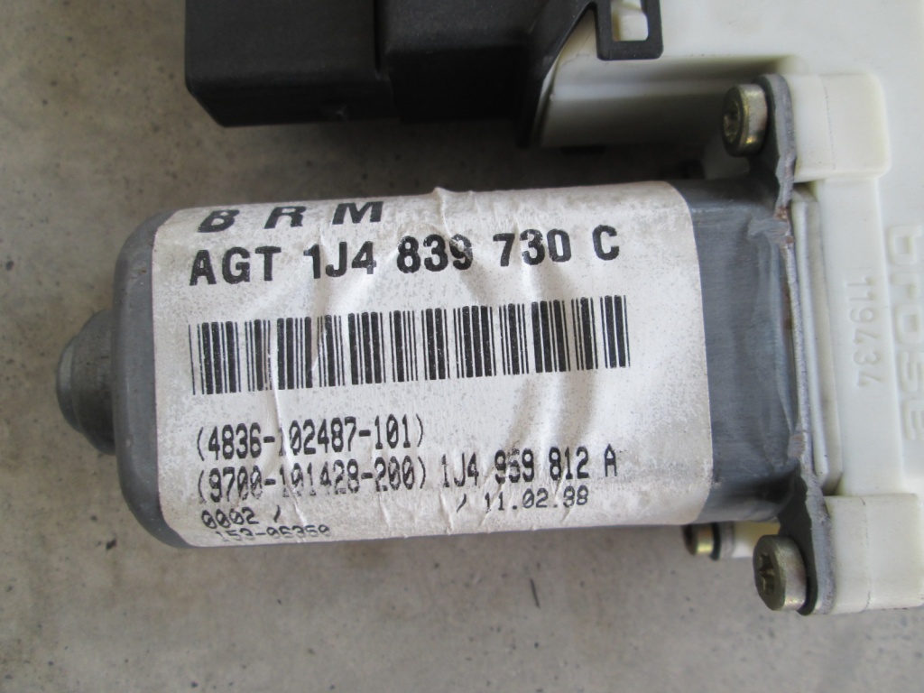 Motoras macara dreapta spate cu modul 1J
