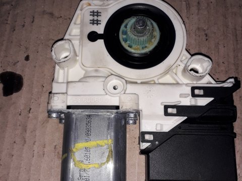 Motoras macara dreapta spate cu modul 1K0959704B VW Touran 2.0TDI BKD