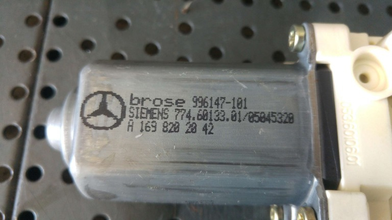 Motoras macara dreapta spate mercedes a class w169 a1698202042