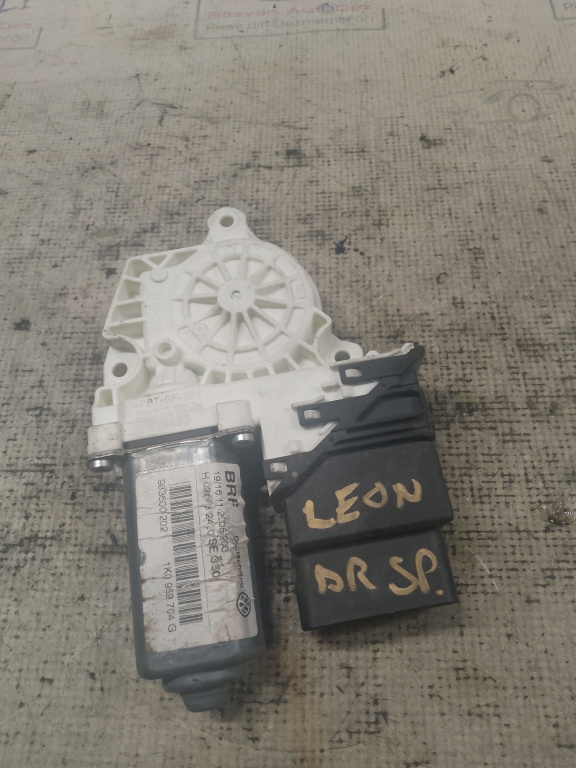Motoras macara dreapta spate Seat Leon 2012, 1K0959704G