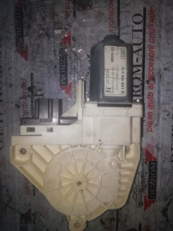 Motoras macara electrica stanga spate Audi Q7 cod 