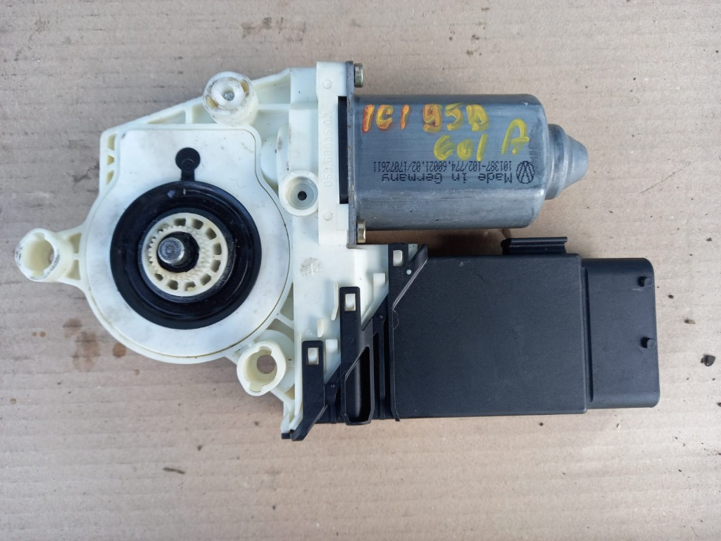 Motoras macara geam cu modul electronic inclus stanga fata Vw Golf 4 Bora cod 1C1 959 801 A