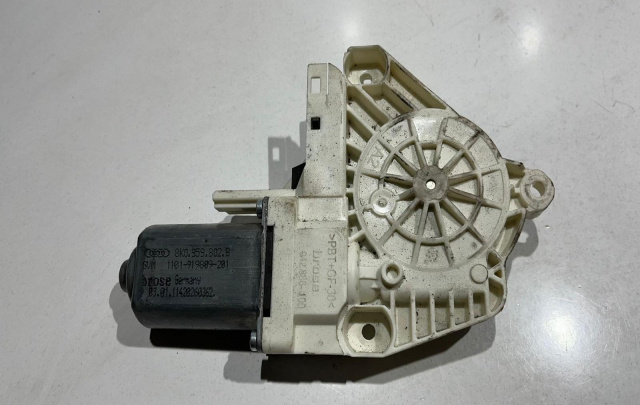 Motoras macara geam dreapta fata 8K0959802B Audi A