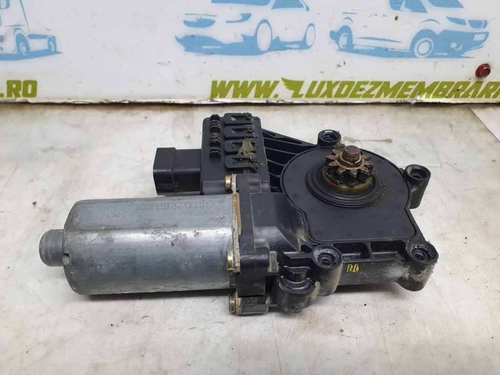 Motoras macara geam dreapta fata 90521882 Opel Astra G [1998 - 2009] 1.6 benzina X16XEL