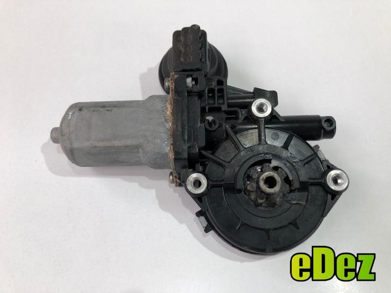 Motoras macara geam dreapta fata Lexus IS 2 (2005-2013)