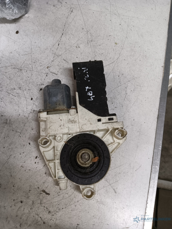 Motoras macara geam dreapta fata PEUGEOT