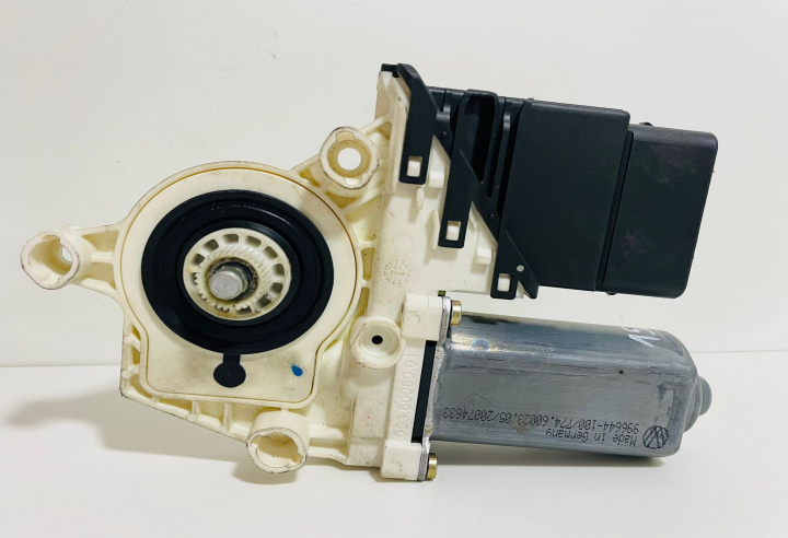 Motoras macara geam dreapta spate 1K0959704B/993425100 Skoda Octavia 2 [2004 - 2008]